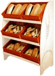 espositori in legno con cesti vimini per pane