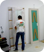eliminazione imballi da specchi per arredo negozio salone di bellezza