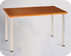 tavolo con gambe in tubo verniciate alluminio cromate AT126