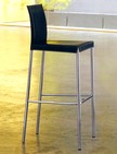 sgabello per bar con fusto cromato e sedile in cuoio 446