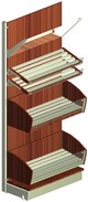 sezione scaffale per vendita pane con cesti e piani inclinati e specchio