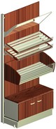 scaffali con mobiletto basso e madie per panini e specchio inclinato