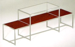 espositore in acciaio inossidabile con piano vetro e legno laccato