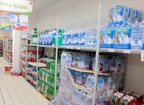 scaffalature metalliche per bibite e acqua