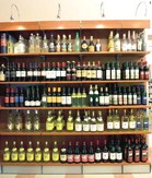 scaffalature per bottiglieria e negozi di liquori vini