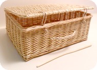cesto valigetta pic nic in vimini per confezioni regalo pacchi alimenti AT04002
