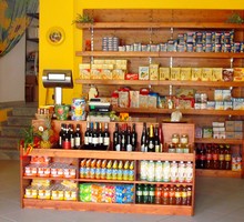 banco in legno per frutta verdura
