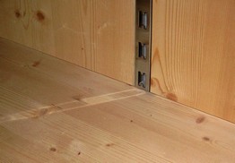 base in legno abete con cremagliera per scaffale a piani frutta e verdura