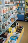 espositore per libri in arredo cartolibreria