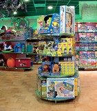 isola centrale espositore scatole giochi in cartoleria
