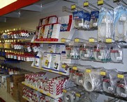 scaffalatura metallica per prodotti elettrici in blister spine e prese