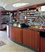 banco sagomato per arredo tabaccheria