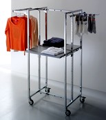 carrello con piani, porta blister e appenderia capo spalla