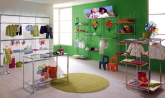 arredo negozio abbigliamento neonati