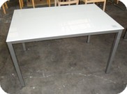 tavolo quadrato in tubo metallo verniciato e piano in vetro ATSAM0850