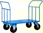 carrello con pianale e doppia sponda con ruote pneumatiche per grandi pesi