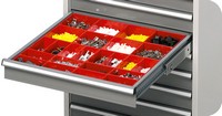 cassetto a estrazione totale con vaschette per minuteria ferramenta in mobile cassettiera