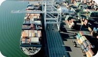 nave portacontainer con pallet 114 in legno compresso per export