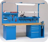 posto di lavoro con blocchi cassettiera e fondali forati e illuminazione ATFBKA584S1