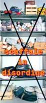 scaffale disordinato