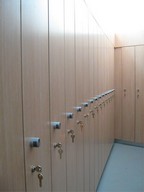 armadietti spogliatoi in legno per impiegati