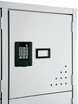 serratura elettronica su antina spogliatoio